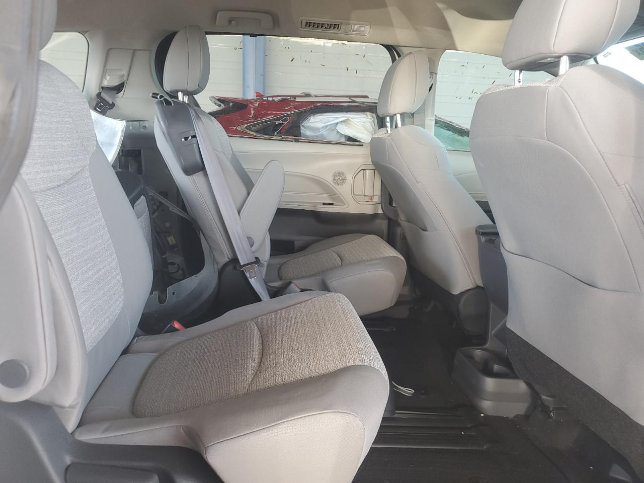 2022 Toyota Sienna VIN 5TDKSKFCXNS063739 Copart auction photo, rear end damage thumbnail 11