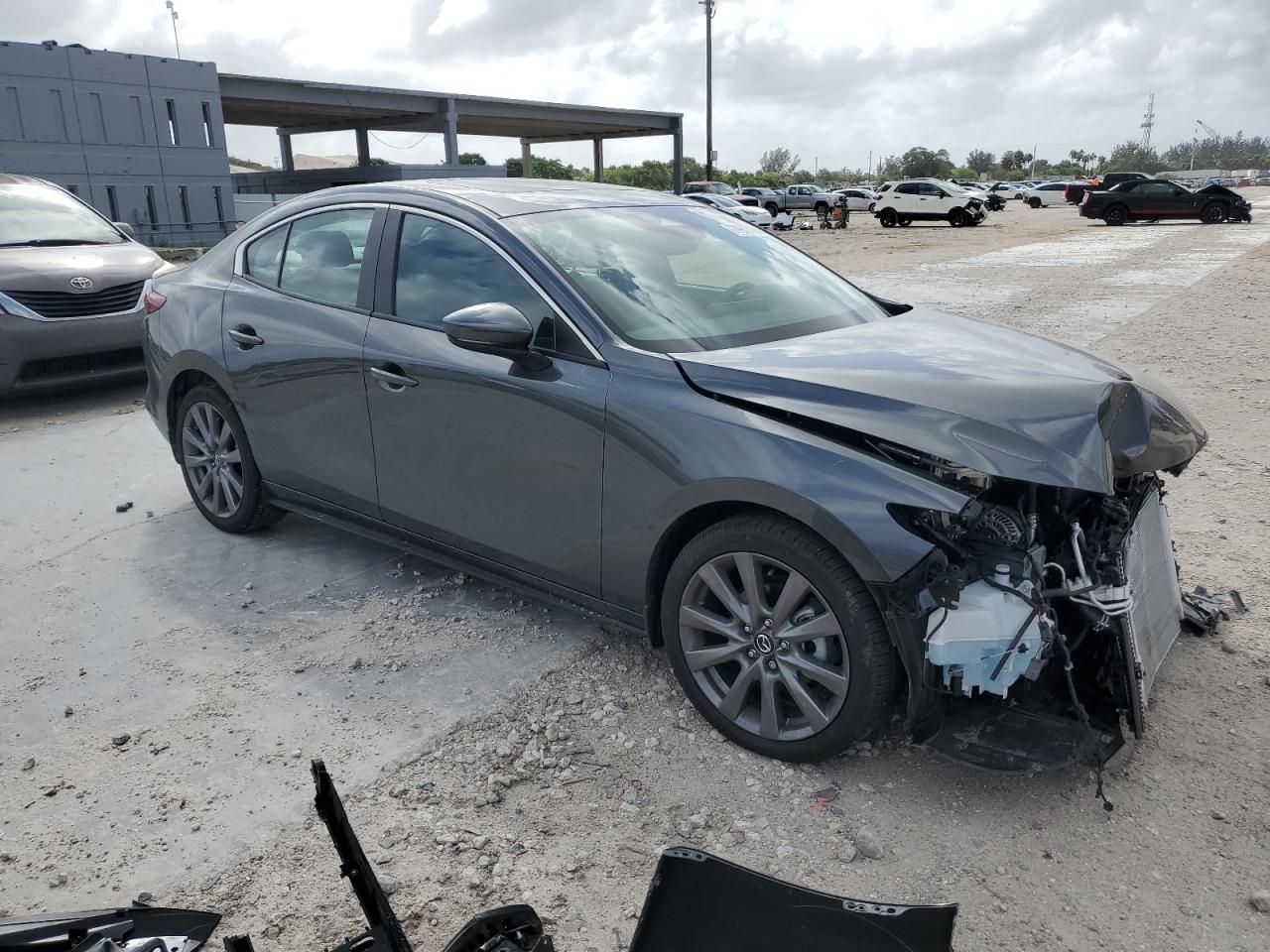 2024 Mazda 3 VIN 3MZBPACM7RM422721 Copart auction photo, front end / minor dent/scratches damage thumbnail 4
