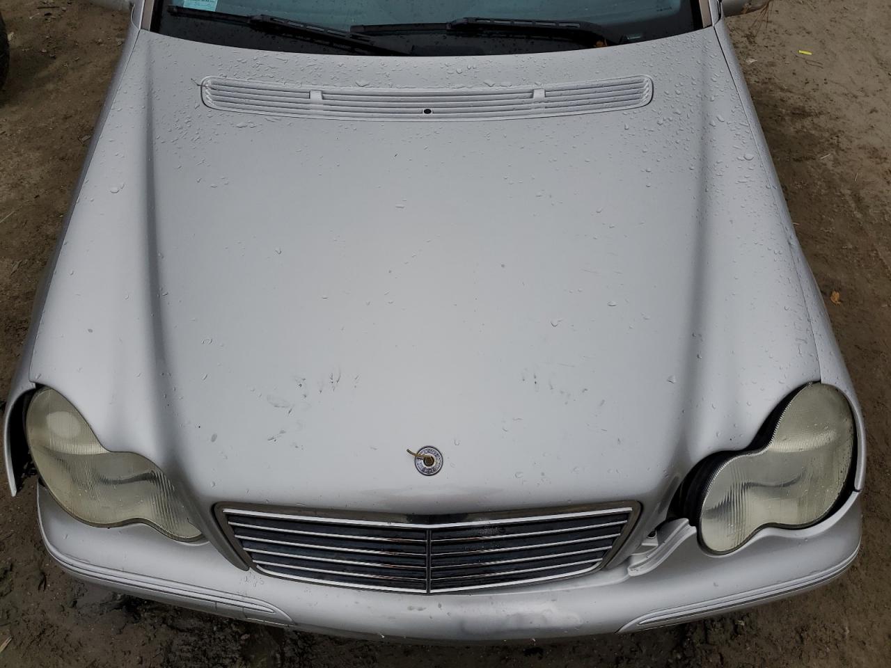2004 Mercedes-Benz C-klasse VIN WDBRF40J14A548030 Copart auction photo, rollover damage thumbnail 11