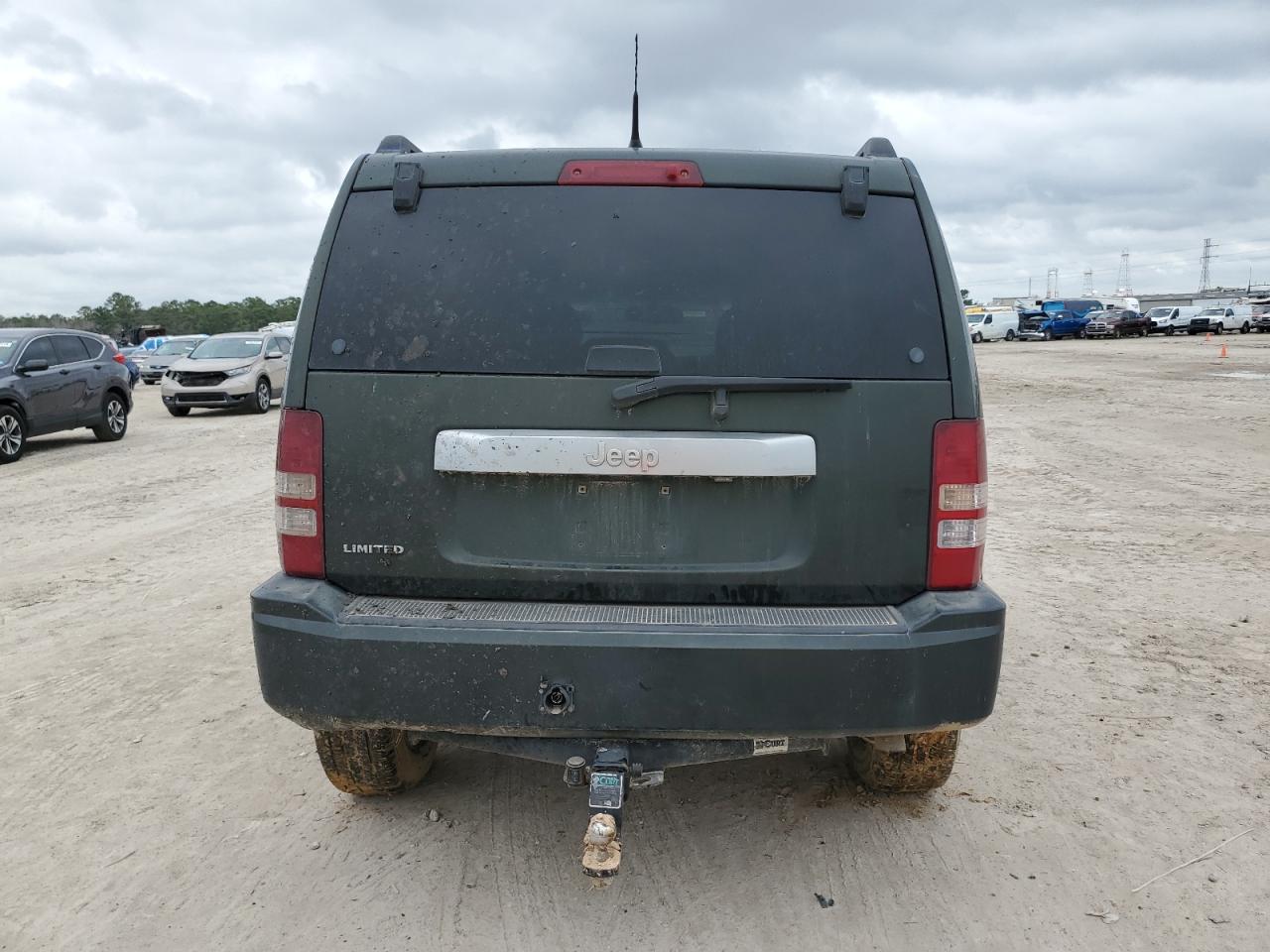 2011 Jeep Liberty (North America) VIN 1J4PP5GK3BW517026 Copart auction photo, front end damage thumbnail 6
