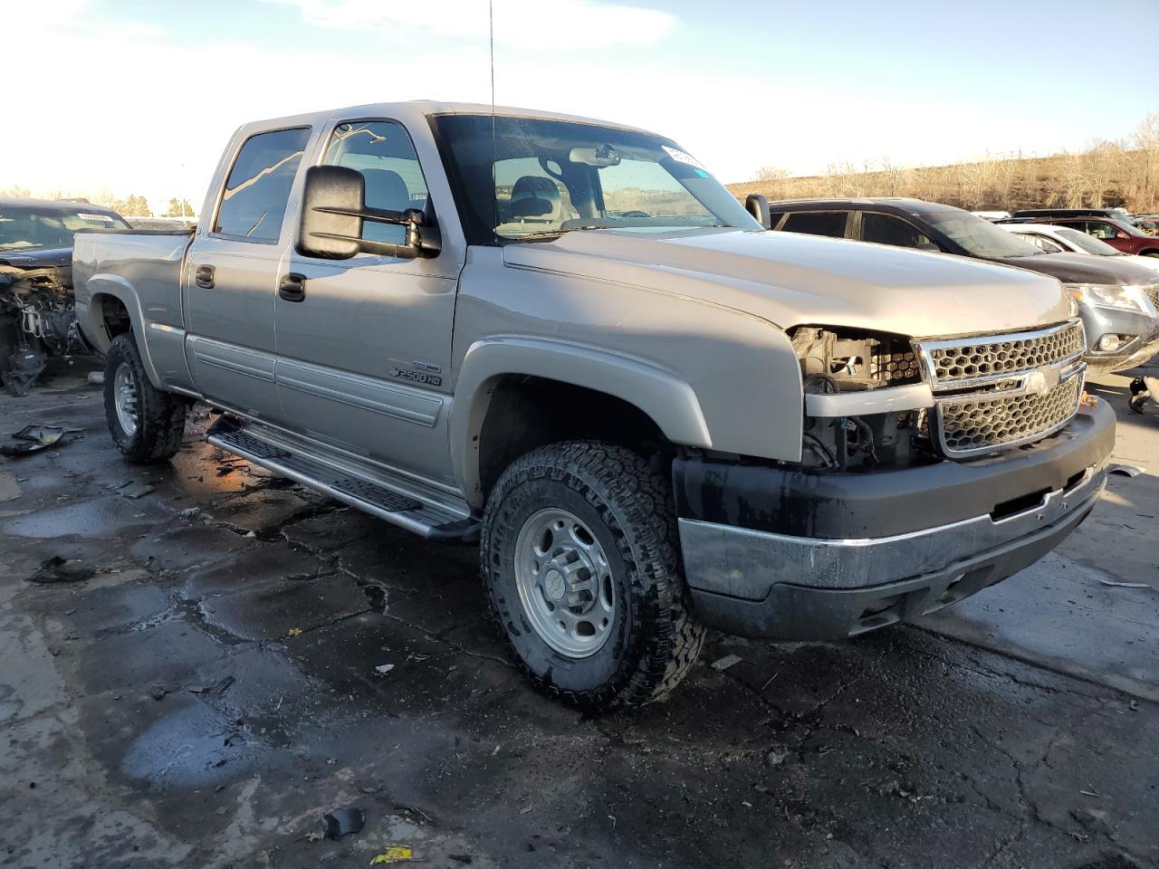 2007 Chevrolet Silverado VIN 1GCHC23D17F118117 Copart auction photo, vandalism damage thumbnail 4
