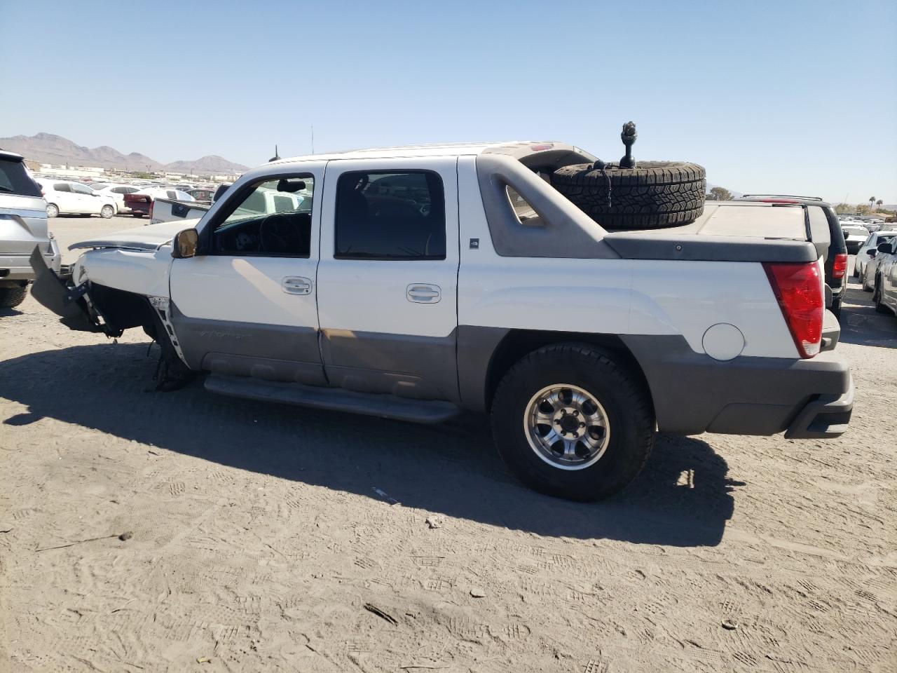 2002 Chevrolet Avalanche VIN 3GNEK13T12G297202 Copart auction photo, front end / side damage thumbnail 2