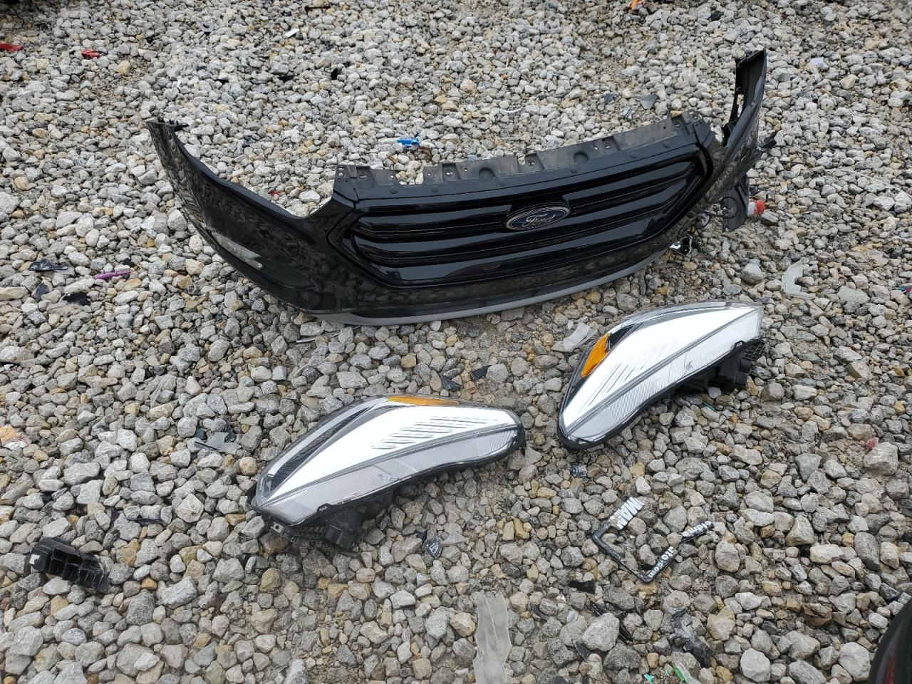 2019 Ford Escape VIN 1FMCU9GD8KUA52319 Copart auction photo, front end damage thumbnail 13