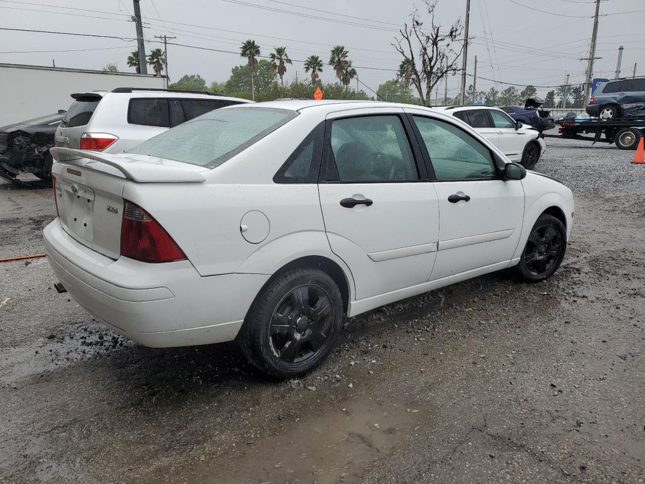 2005 Ford Focus VIN 1FAFP34N75W285819 Copart auction photo, front end damage thumbnail 3