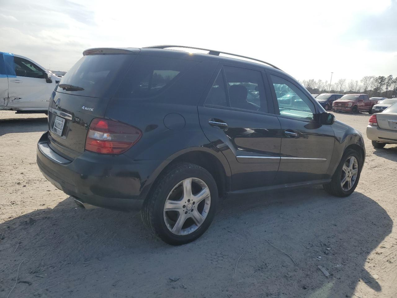 2008 Mercedes-Benz M-klasse VIN 4JGBB86E78A355284 Copart auction photo, normal wear / minor dent/scratches damage thumbnail 3