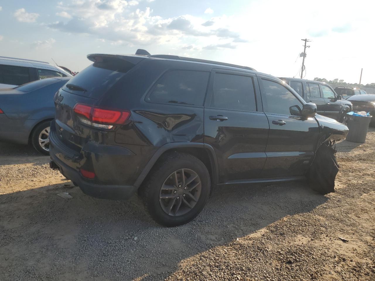 2016 Jeep Grand Cherokee VIN 1C4RJFAGXGC404581 Copart auction photo, front end damage thumbnail 3