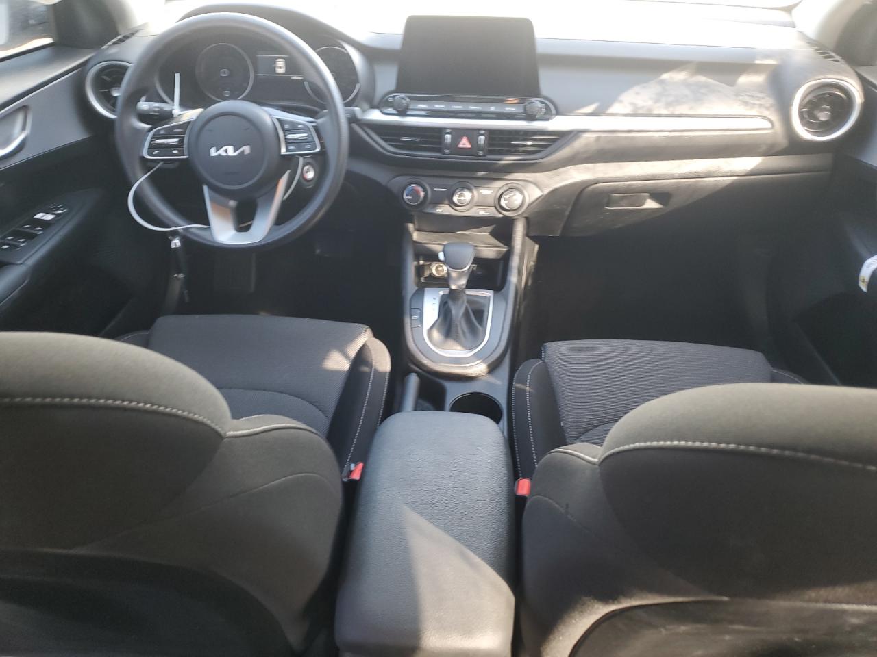 2024 KIA Forte VIN 3KPF24AD3RE763681 Copart auction photo, front end / minor dent/scratches damage thumbnail 8