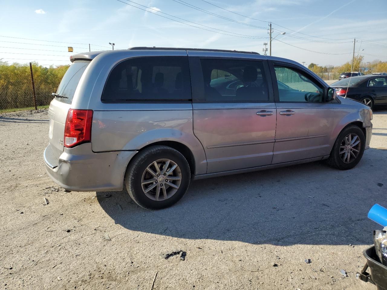 2015 Dodge Caravan VIN 2C4RDGCG5FR526779 Copart auction photo, front end / rear end damage thumbnail 3