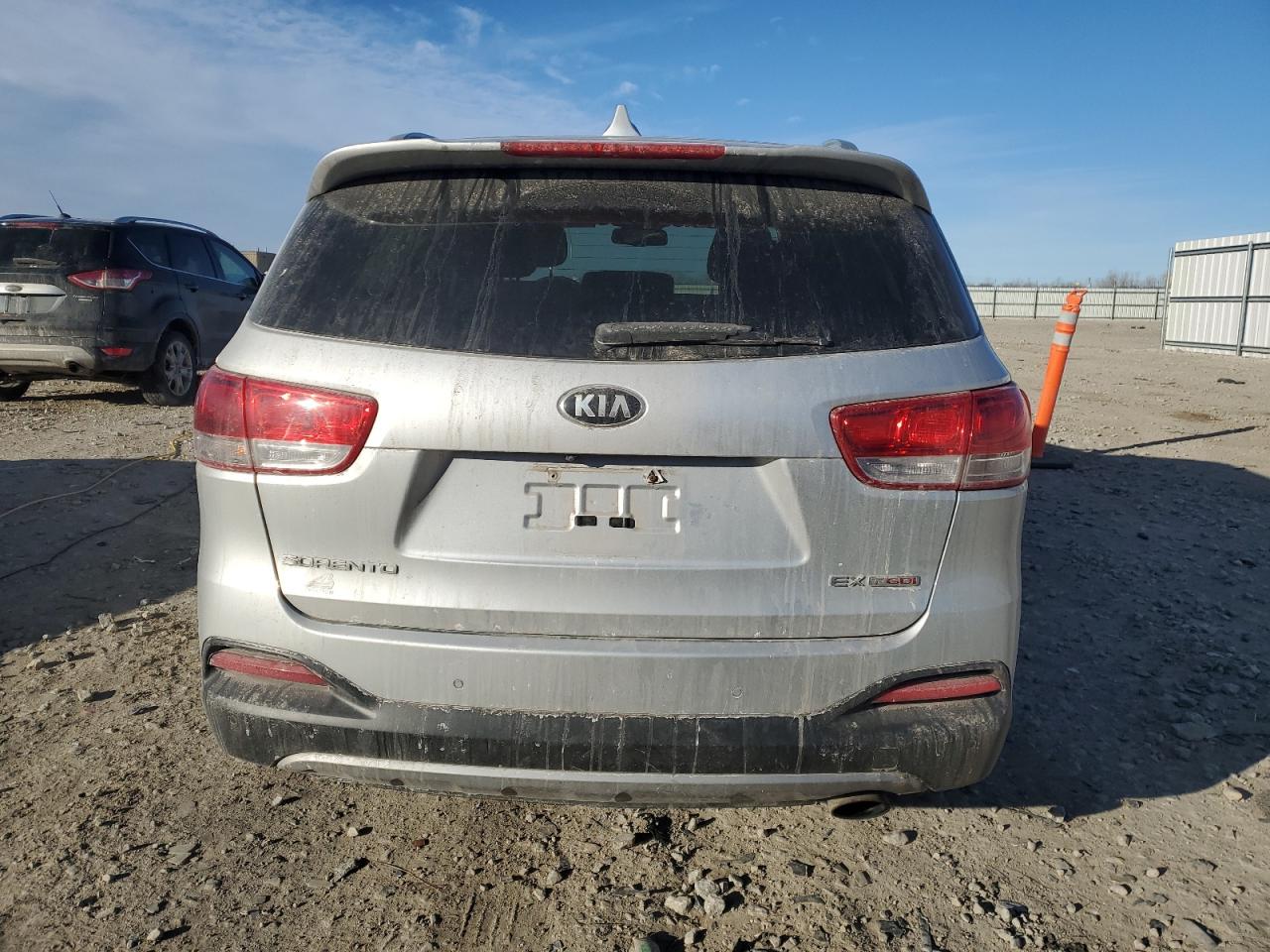 2016 KIA Sorento VIN 5XYPHDA14GG033285 Copart auction photo, front end / side damage thumbnail 6