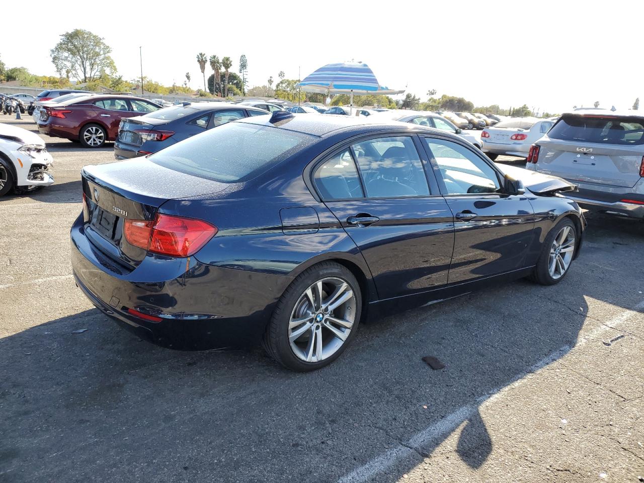 2015 BMW 3er VIN WBA3C1C52FK121737 Copart auction photo, front end / minor dent/scratches damage thumbnail 3