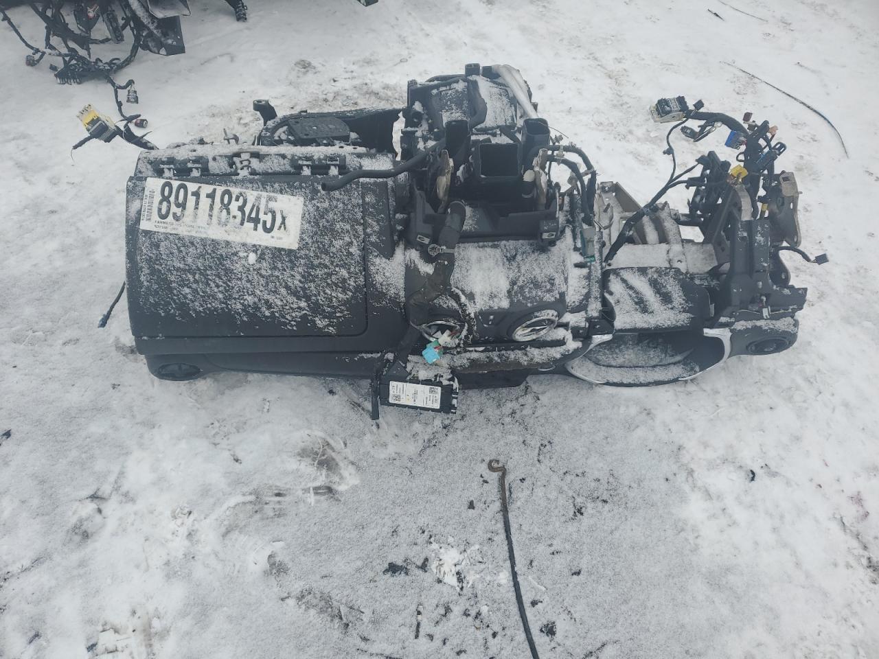 2019 Chevrolet Blazer VIN 3GNKBBRA4KS635980 Copart auction photo, stripped / missing/altered vin damage thumbnail 8