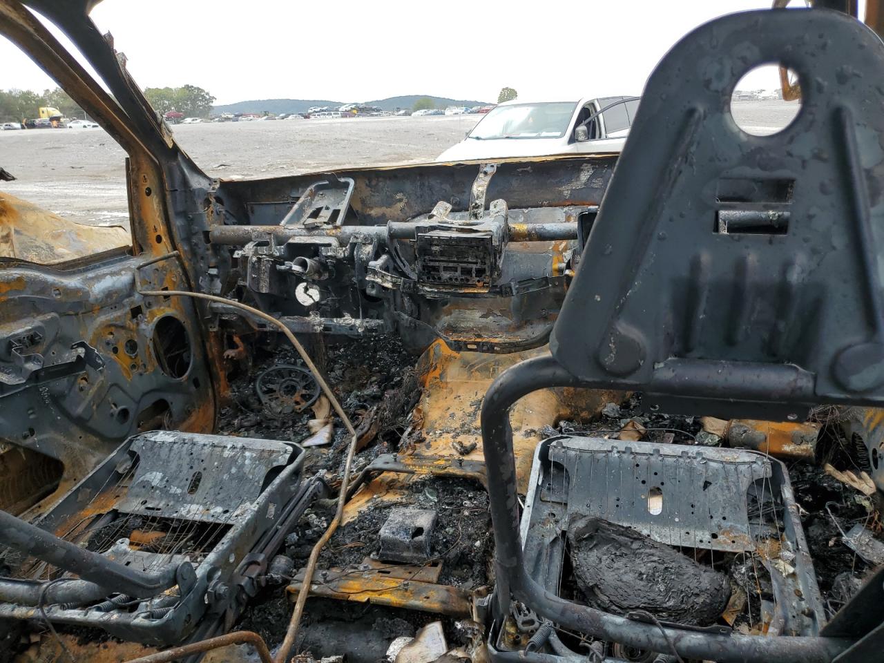 2008 Ford F450 VIN 1FTXW43R88ED62820 Copart auction photo, burn damage thumbnail 8