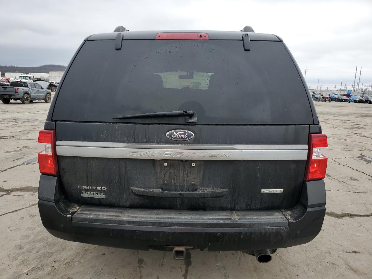 2015 Ford Expedition VIN 1FMJU1KTXFEF30764 Copart auction photo, front end / side damage thumbnail 6