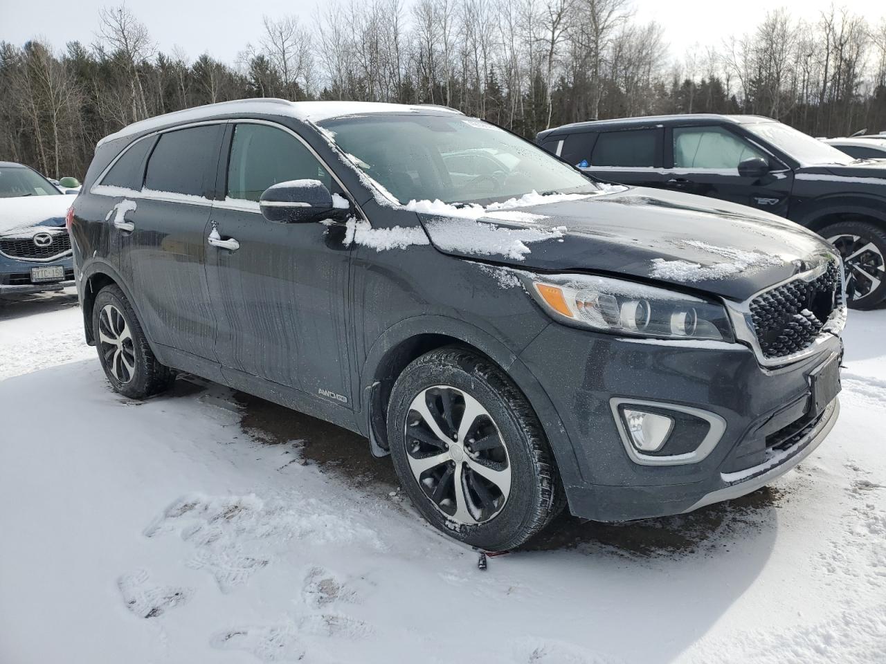 2017 KIA Sorento VIN 5XYPHDA52HG297884 Copart auction photo, front end damage thumbnail 4
