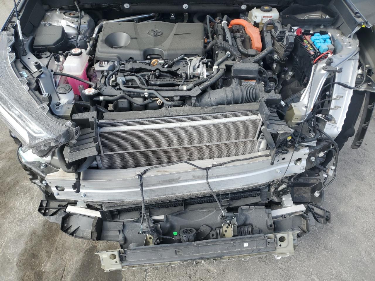 2019 Toyota RAV 4 VIN 2T3DWRFV3KW043382 Copart auction photo, front end / minor dent/scratches damage thumbnail 12