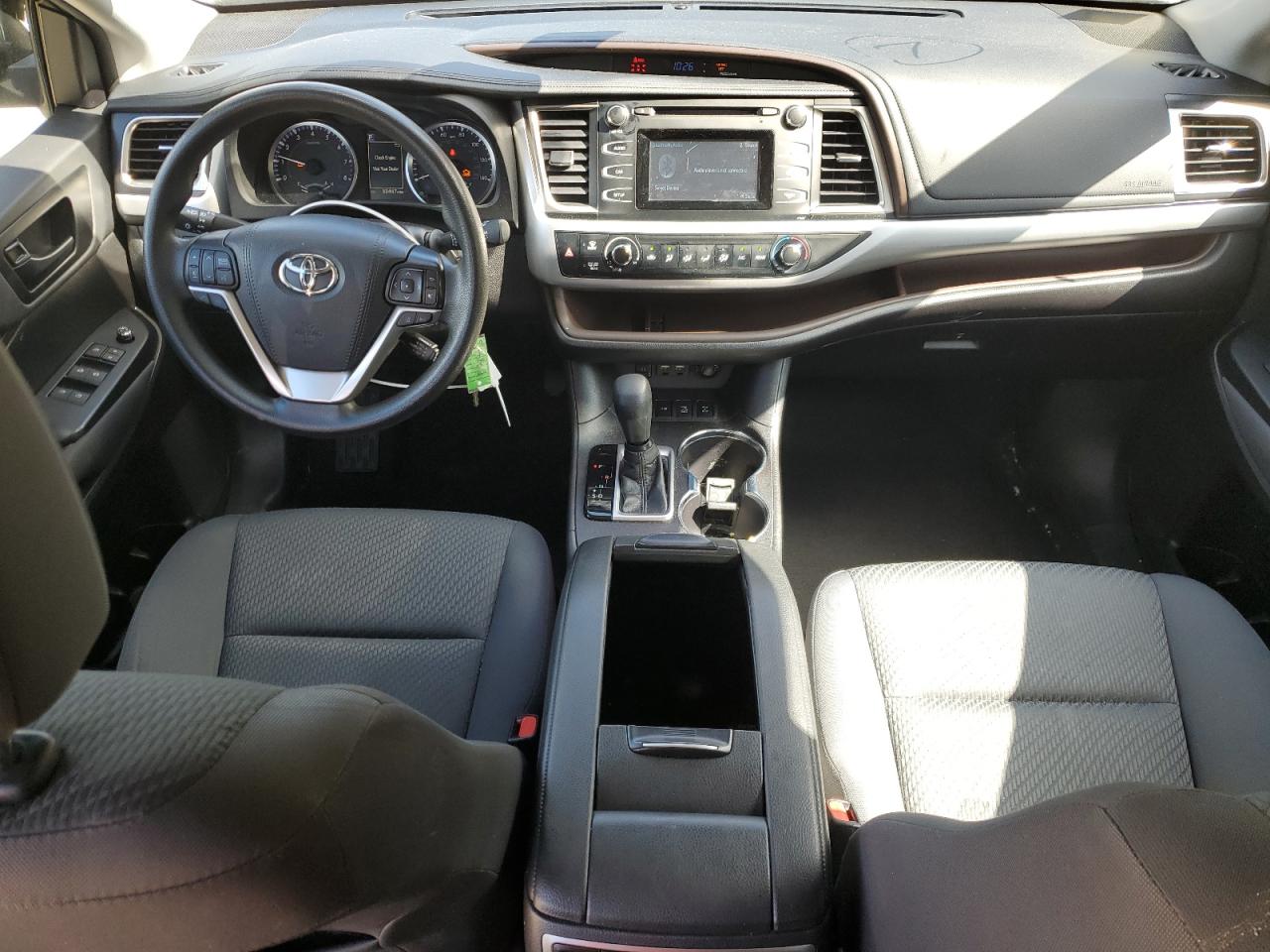 2019 Toyota Highlander VIN 5TDBZRFHXKS747184 Copart auction photo, front end / side damage thumbnail 8