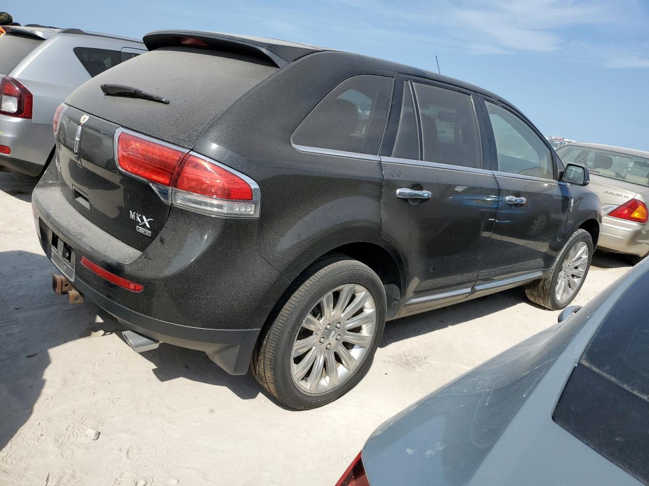 2013 Lincoln MKX VIN 2LMDJ8JK2DBL47881 Copart auction photo, water/flood damage thumbnail 3