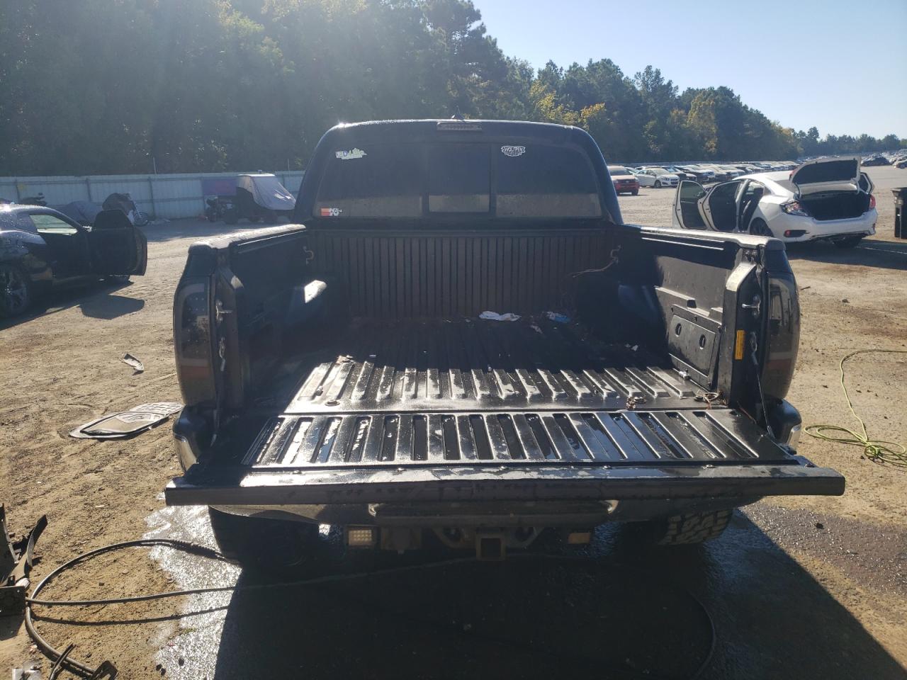 2015 Toyota Tacoma VIN 5TFJU4GN8FX084182 Copart auction photo, front end damage thumbnail 6