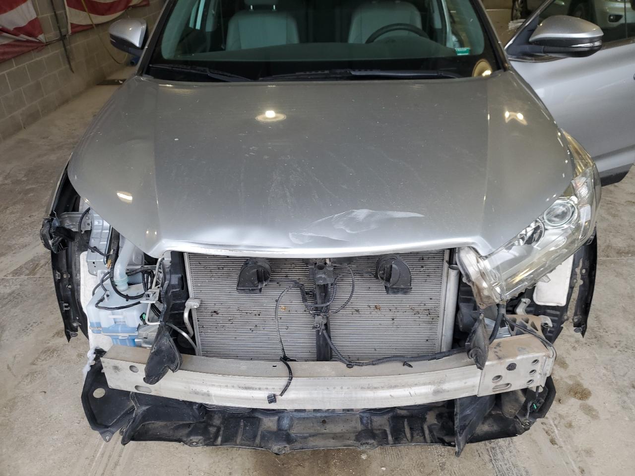 2019 Toyota Highlander VIN 5TDJZRFH2KS626709 Copart auction photo, front end damage thumbnail 11