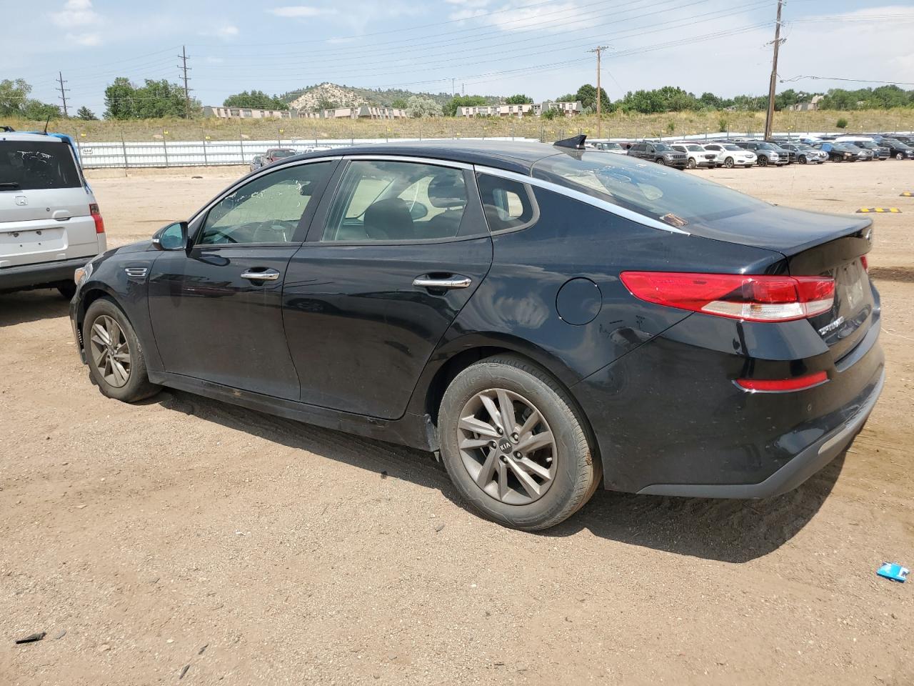 2020 KIA Optima VIN 5XXGT4L32LG425662 Copart auction photo, front end / vandalism damage thumbnail 2