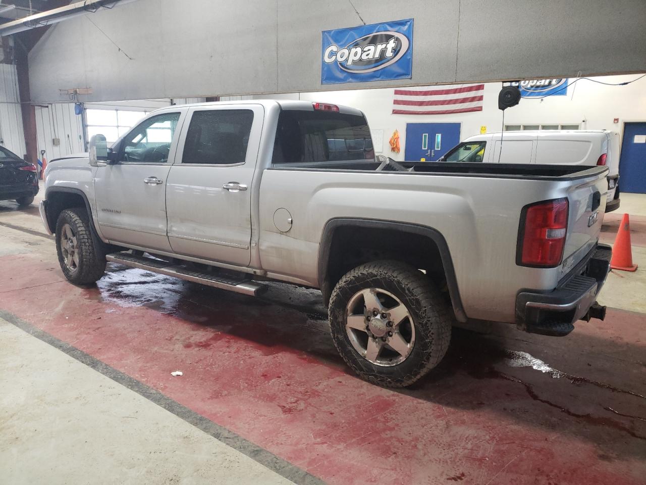 2015 GMC Sierra VIN 1GT12ZE8XFF118001 Copart auction photo, front end damage thumbnail 2