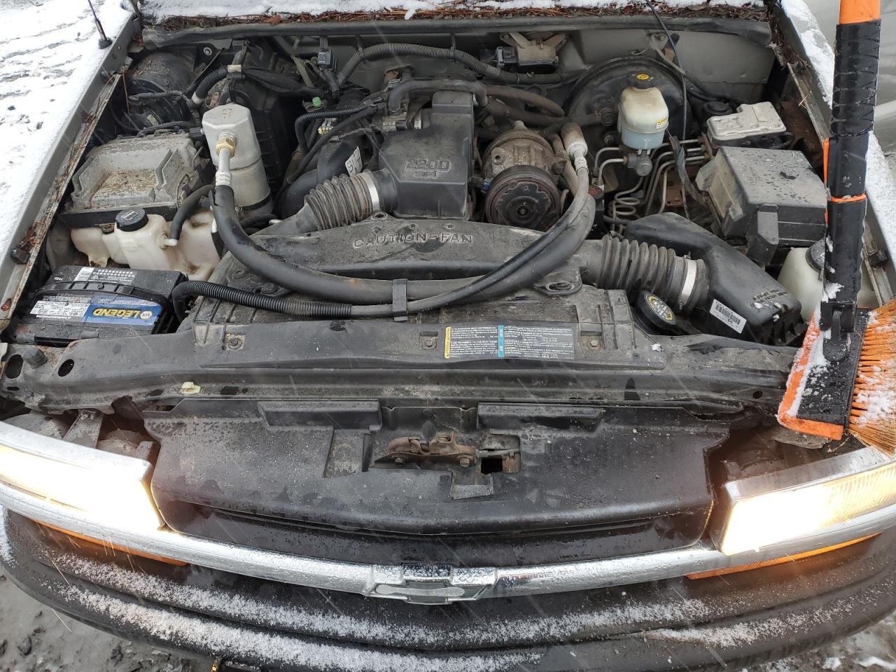 2002 Chevrolet S-10 Pickup VIN 1GCCS195128238326 Copart auction photo, all over damage thumbnail 11