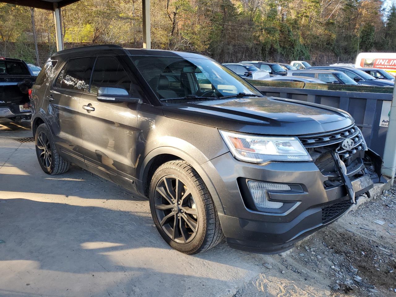 2017 Ford Explorer VIN 1FM5K7D83HGD49595 Copart auction photo, front end damage thumbnail 4