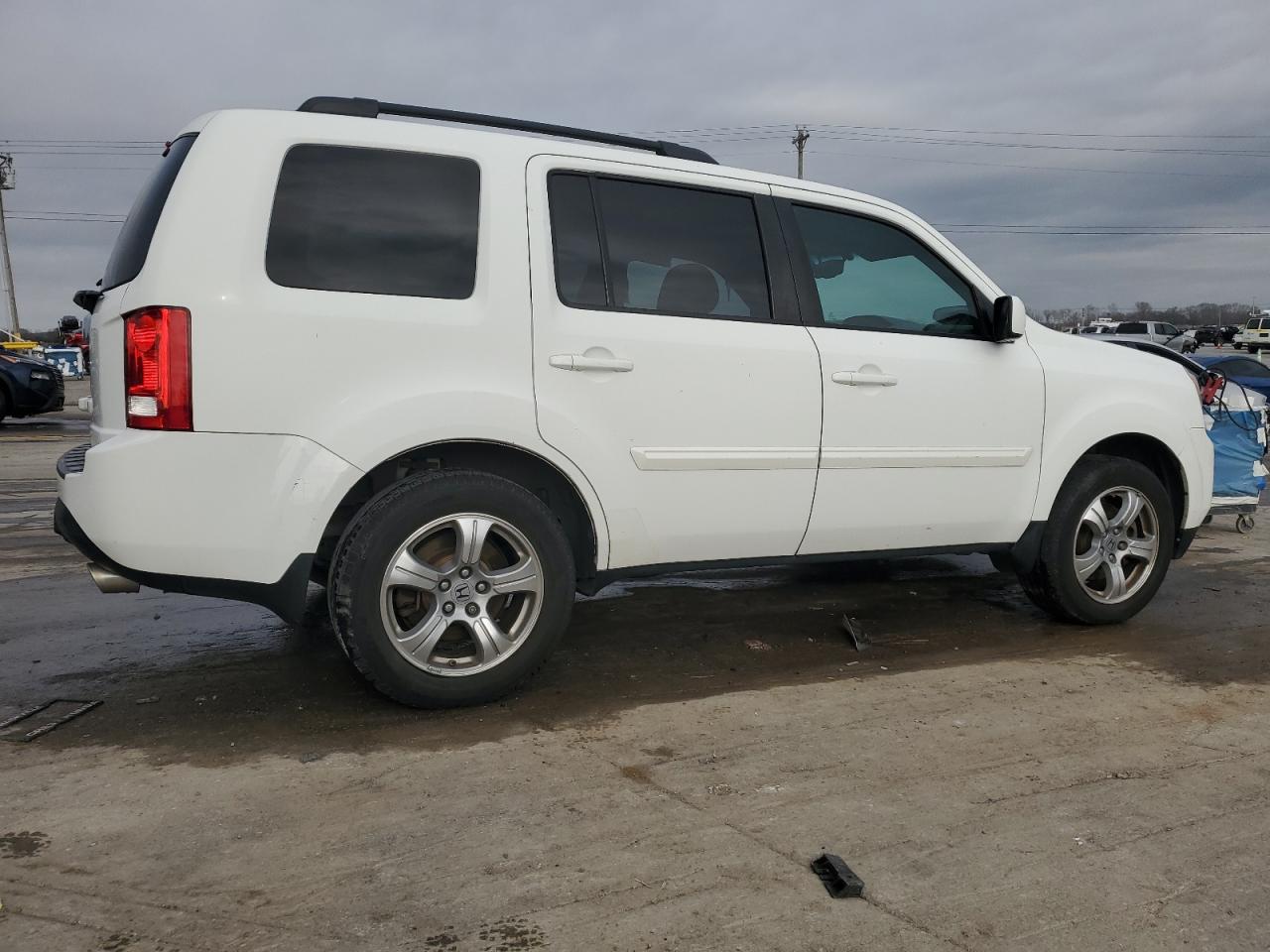 2015 Honda Pilot VIN 5FNYF3H63FB026680 Copart auction photo, rear end damage thumbnail 3