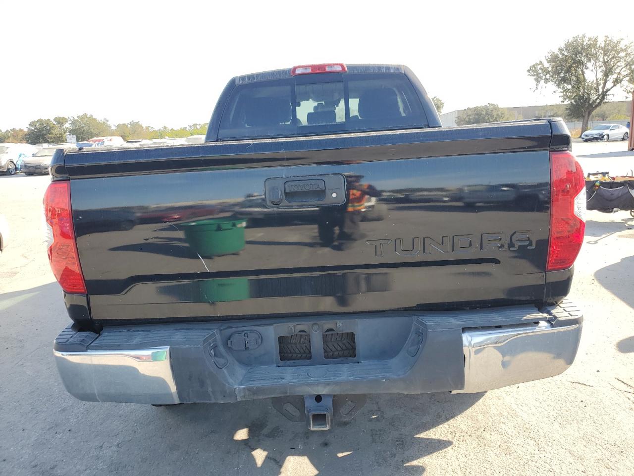 2018 Toyota Tundra VIN 5TFUW5F1XJX746350 Copart auction photo, rear end damage thumbnail 6
