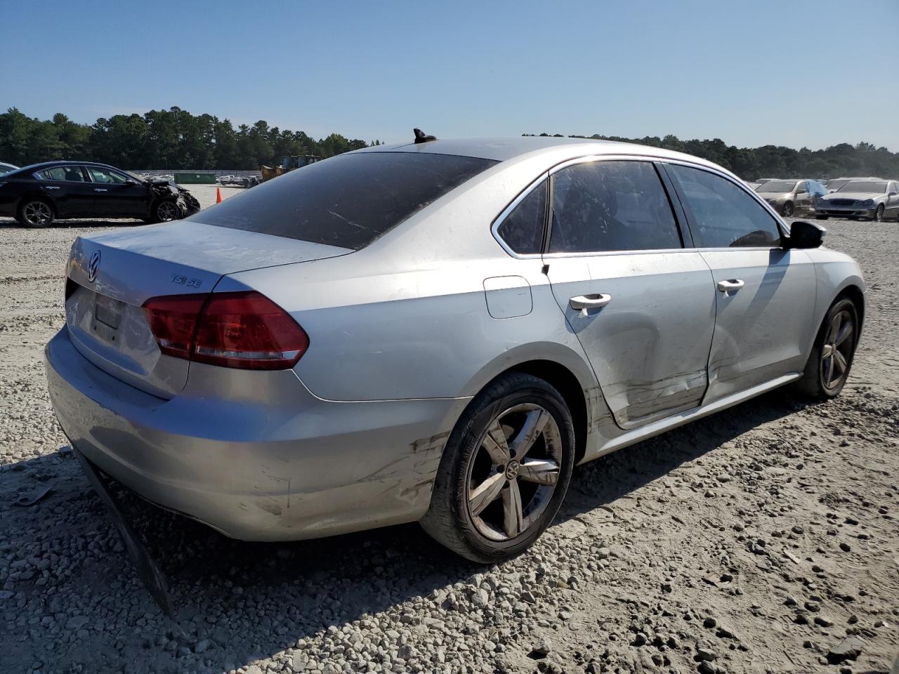 2014 Volkswagen Passat VIN 1VWBT7A32EC105532 Copart auction photo, all over damage thumbnail 3