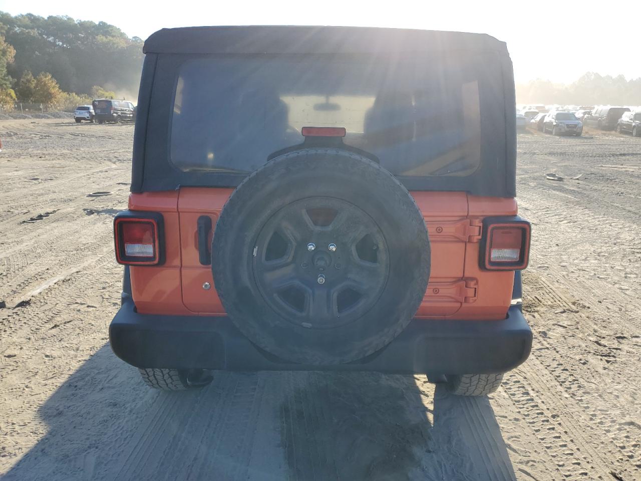 2018 Jeep Wrangler VIN 1C4HJXDG8JW172520 Copart auction photo, front end damage thumbnail 6