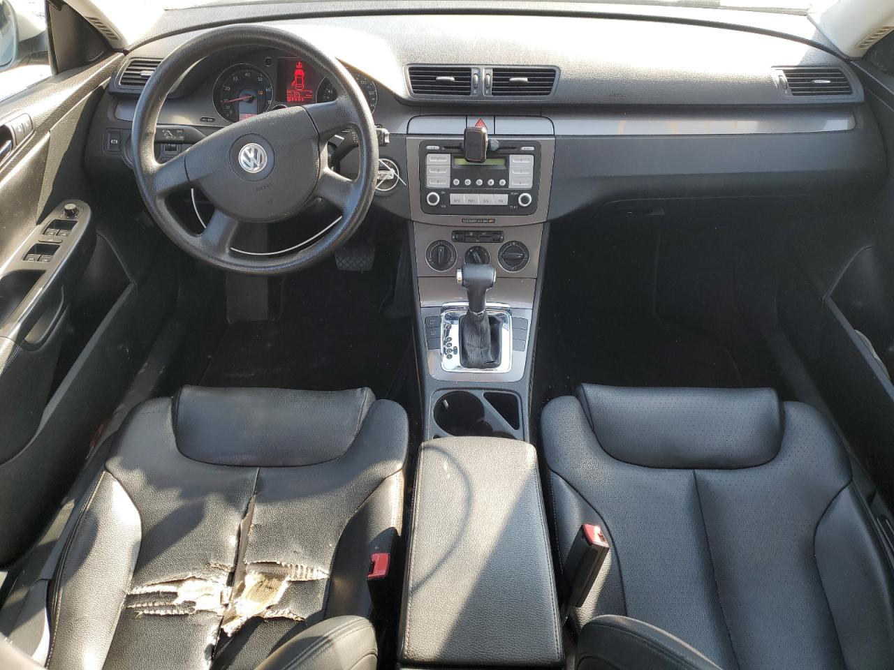 2008 Volkswagen Passat VIN WVWXK73C28E116838 Copart auction photo, front end damage thumbnail 8