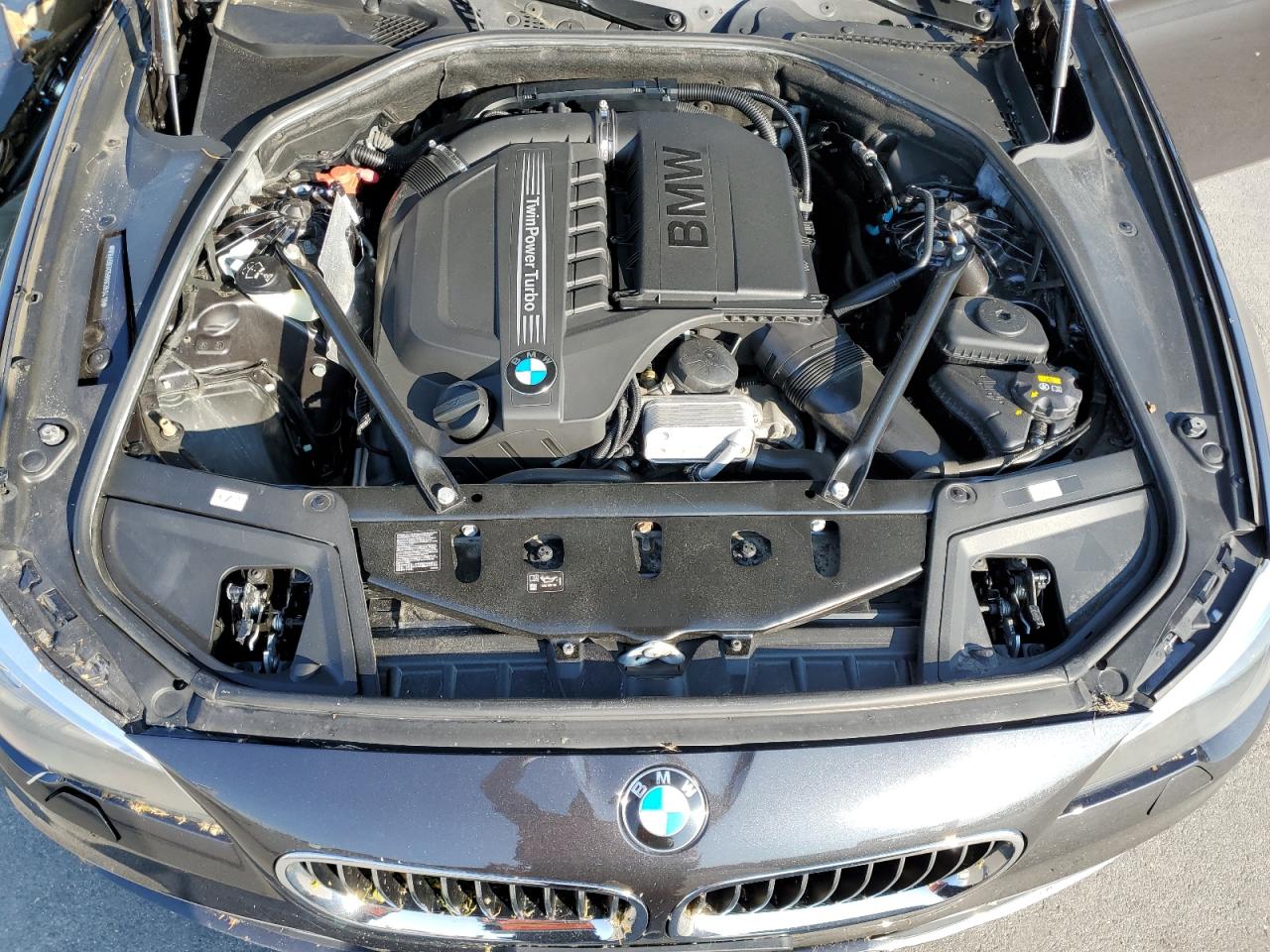 2016 BMW 5er VIN WBA5B3C59GG260419 Copart auction photo, side / top/roof damage thumbnail 12