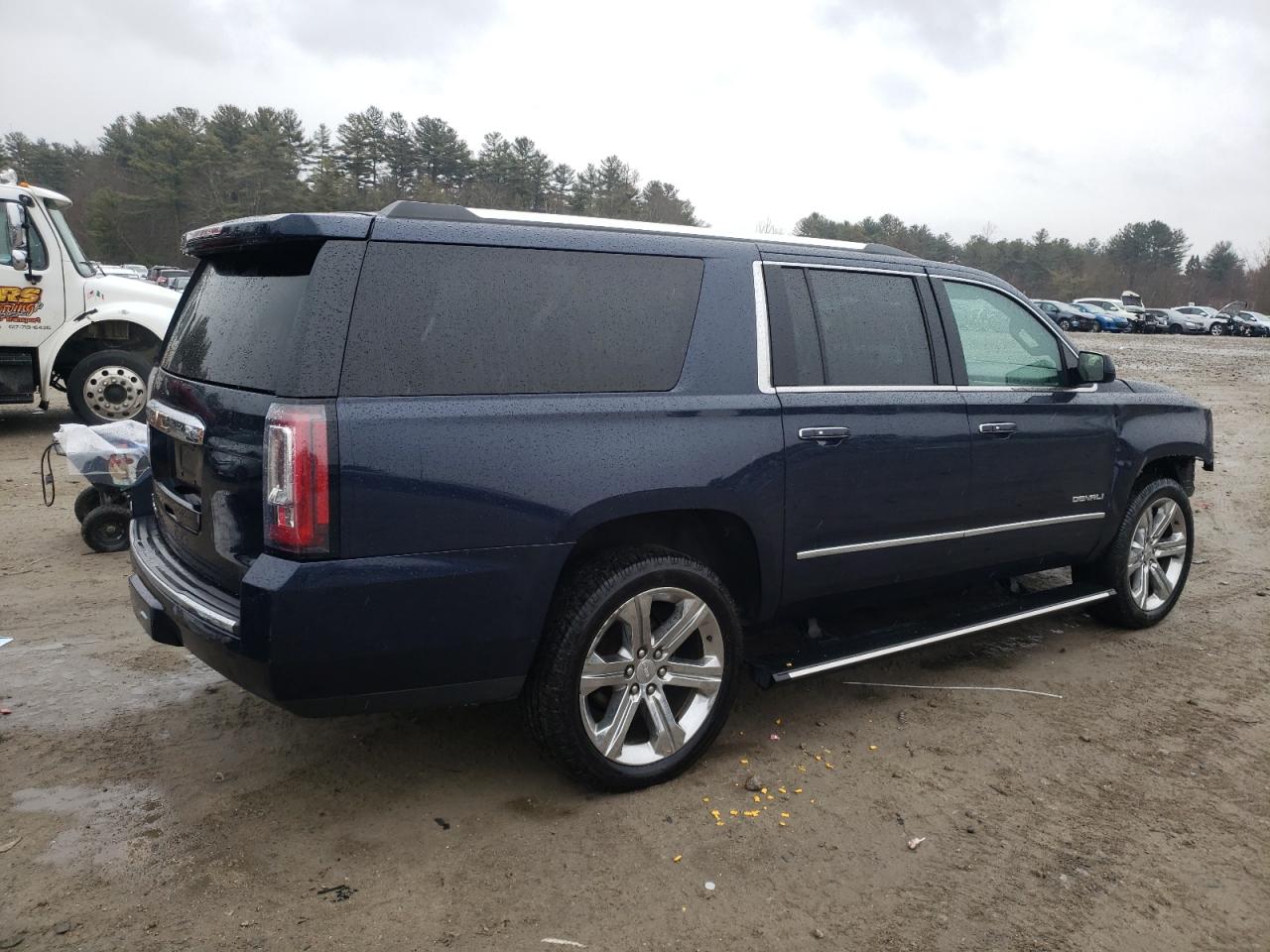 2020 GMC Yukon VIN 1GKS2HKJ6LR143238 Copart auction photo, front end damage thumbnail 3