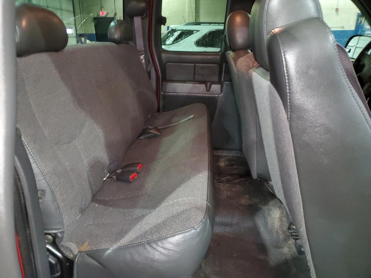 2005 Chevrolet Silverado VIN 1GCHK29U95E236557 Copart auction photo, side / rear end damage thumbnail 10