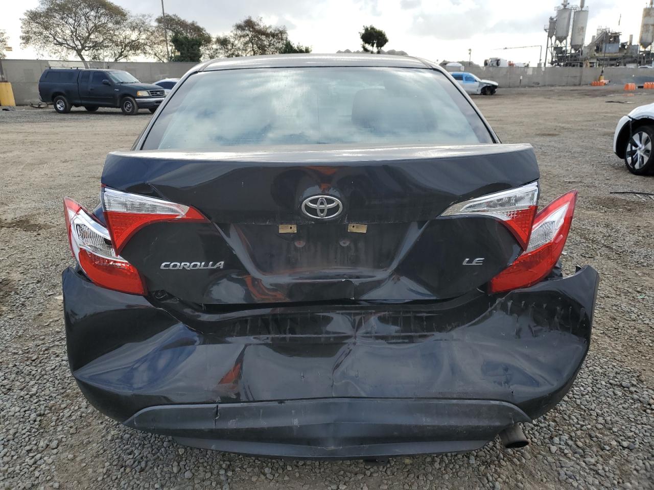 2015 Toyota Corolla VIN 5YFBURHE6FP305373 Copart auction photo, front end / rear end damage thumbnail 6