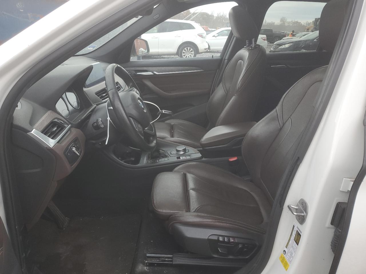 2019 BMW X1 VIN WBXHU7C57K3H44192 Copart auction photo, front end / side damage thumbnail 7