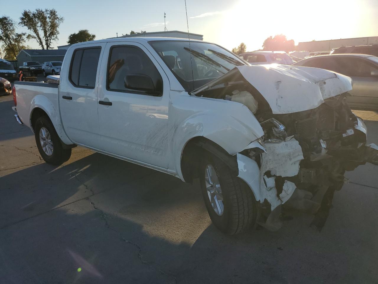 2019 Nissan Navara (Frontier) VIN 1N6AD0ER8KN769963 Copart auction photo, front end damage thumbnail 4