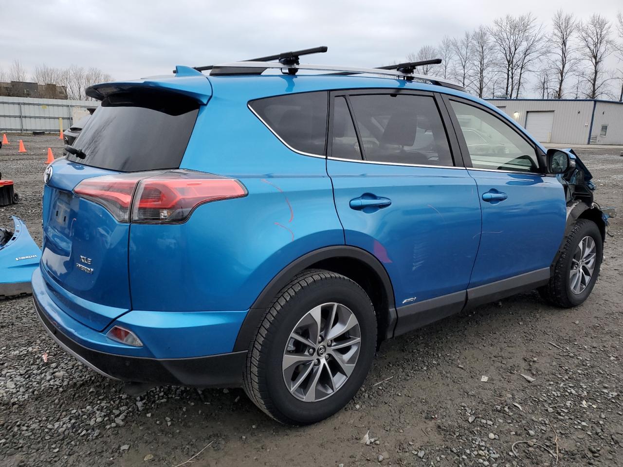 2017 Toyota RAV 4 VIN JTMRJREV0HD068297 Copart auction photo, front end damage thumbnail 3