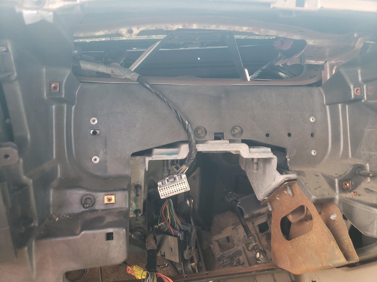2003 Chevrolet Tahoe VIN 1GNEC13T83R247248 Copart auction photo, vandalism / all over damage thumbnail 9