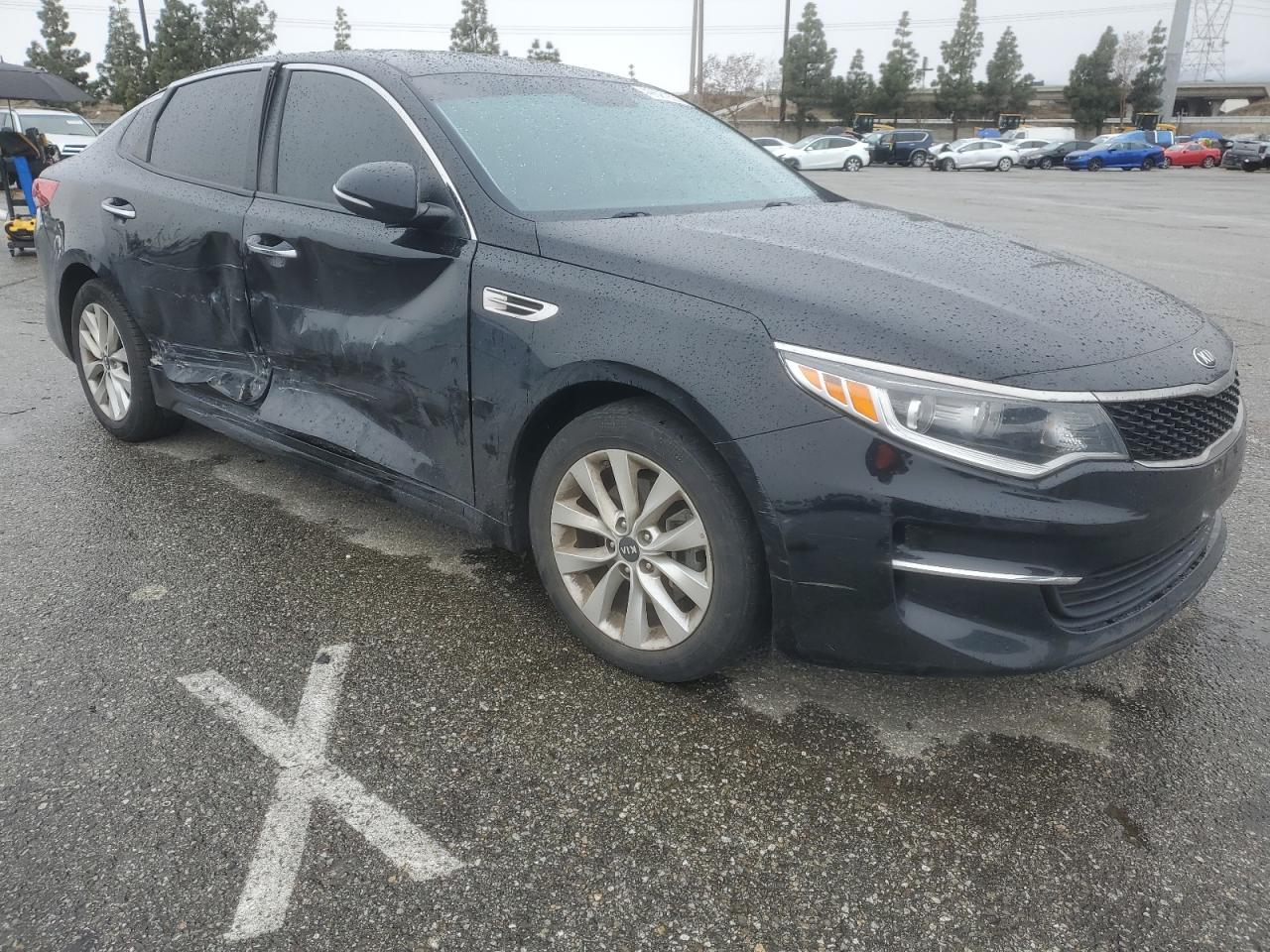 2018 KIA Optima VIN 5XXGT4L3XJG261199 Copart auction photo, side damage thumbnail 4