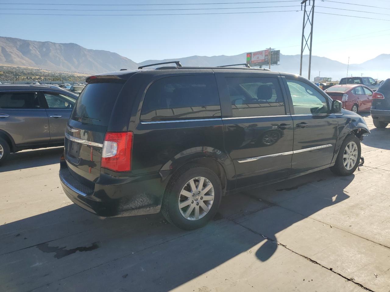 2014 Chrysler Town & Country VIN 2C4RC1BG3ER324118 Copart auction photo, front end damage thumbnail 3