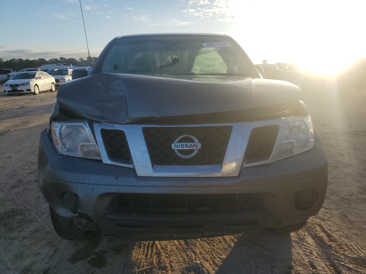 2019 Nissan Navara (Frontier) VIN 1N6AD0EVXKN797003 Copart auction photo, front end / side damage thumbnail 5