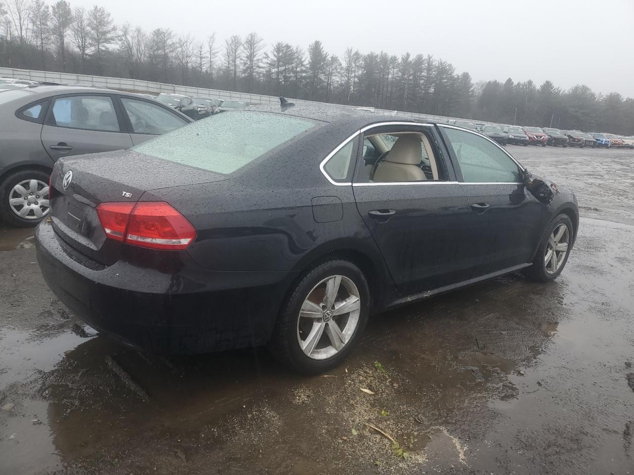 2015 Volkswagen Passat VIN 1VWAT7A32FC080483 Copart auction photo, top/roof / minor dent/scratches damage thumbnail 3