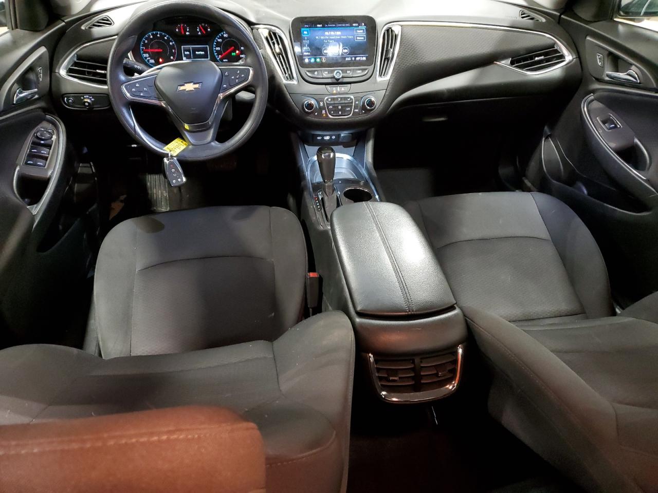2020 Chevrolet Malibu VIN 1G1ZD5ST5LF092202 Copart auction photo, front end / side damage thumbnail 8