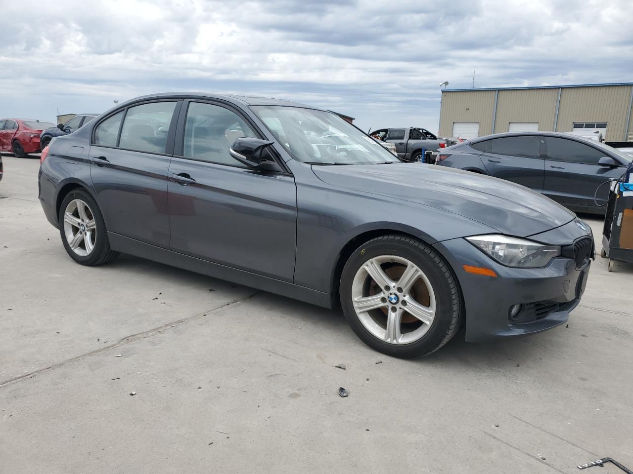 2013 BMW 3er VIN WBA3A5C5XDF353103 Copart auction photo, front end damage thumbnail 4