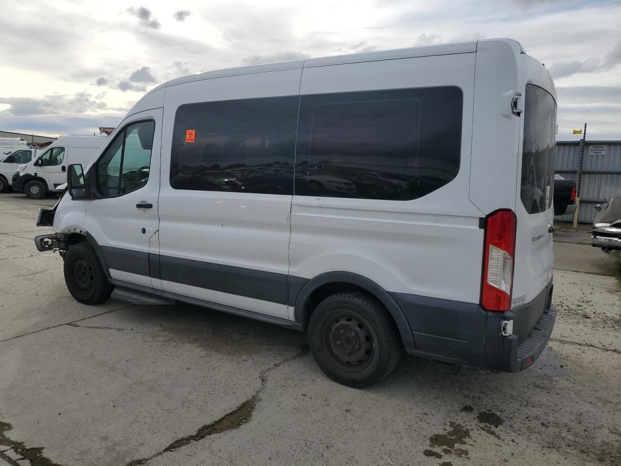2018 Ford Transit VIN 1FTYE1CM8JKB47519 Copart auction photo, front end damage thumbnail 2
