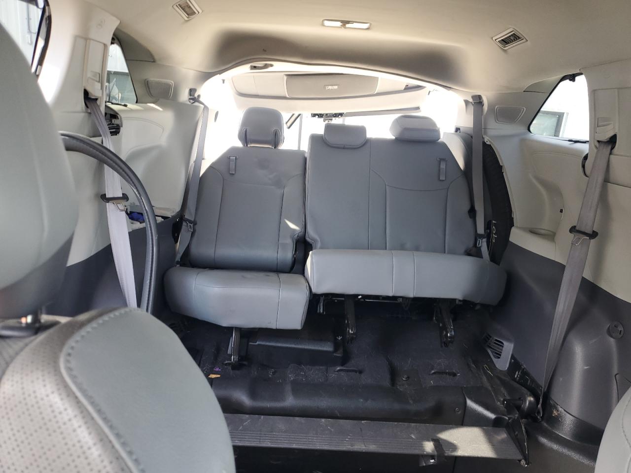 2021 Toyota Sienna VIN 5TDZRKEC6MS063280 Copart auction photo, all over damage thumbnail 10