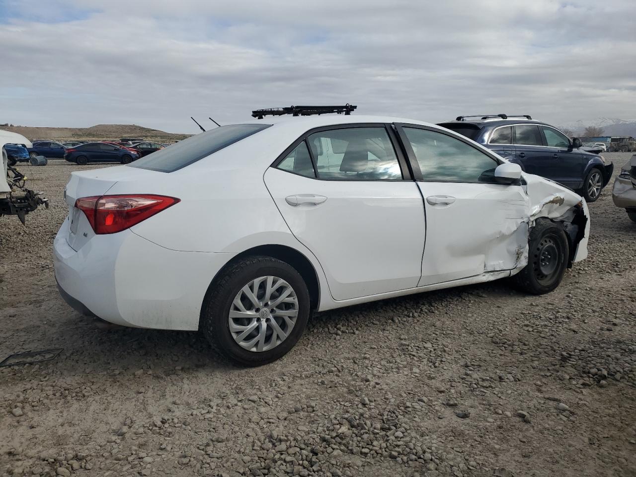 2019 Toyota Corolla VIN 2T1BURHE6KC234220 Copart auction photo, side / front end damage thumbnail 3