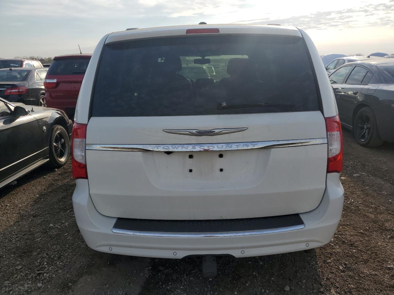2013 Chrysler Town & Country VIN 2C4RC1CG0DR563879 Copart auction photo, front end damage thumbnail 6
